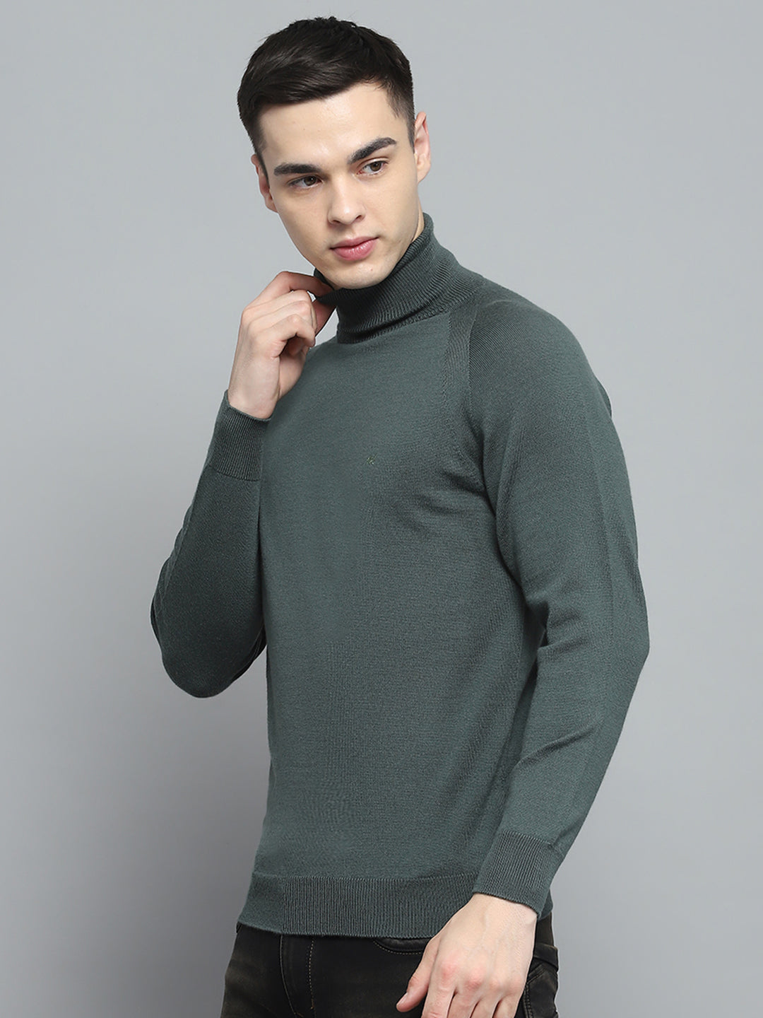 Men Olive Solid High Neck Full Sleeve Pullover