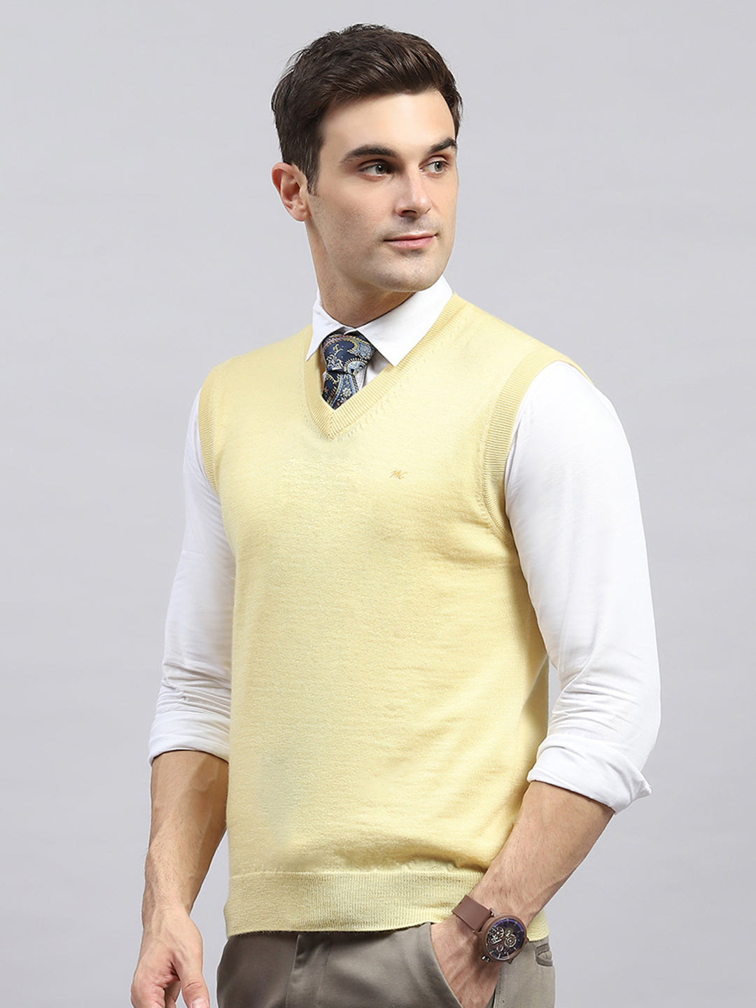 Men Yellow Solid V Neck Sleeveless Sweater