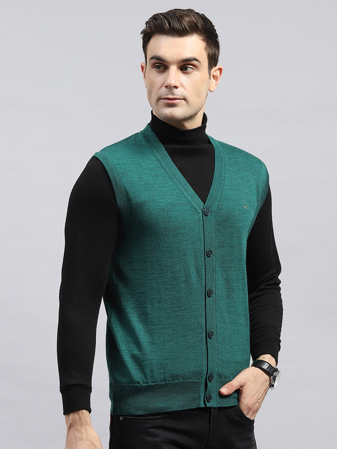 Men Green Solid V Neck Sleeveless Cardigan