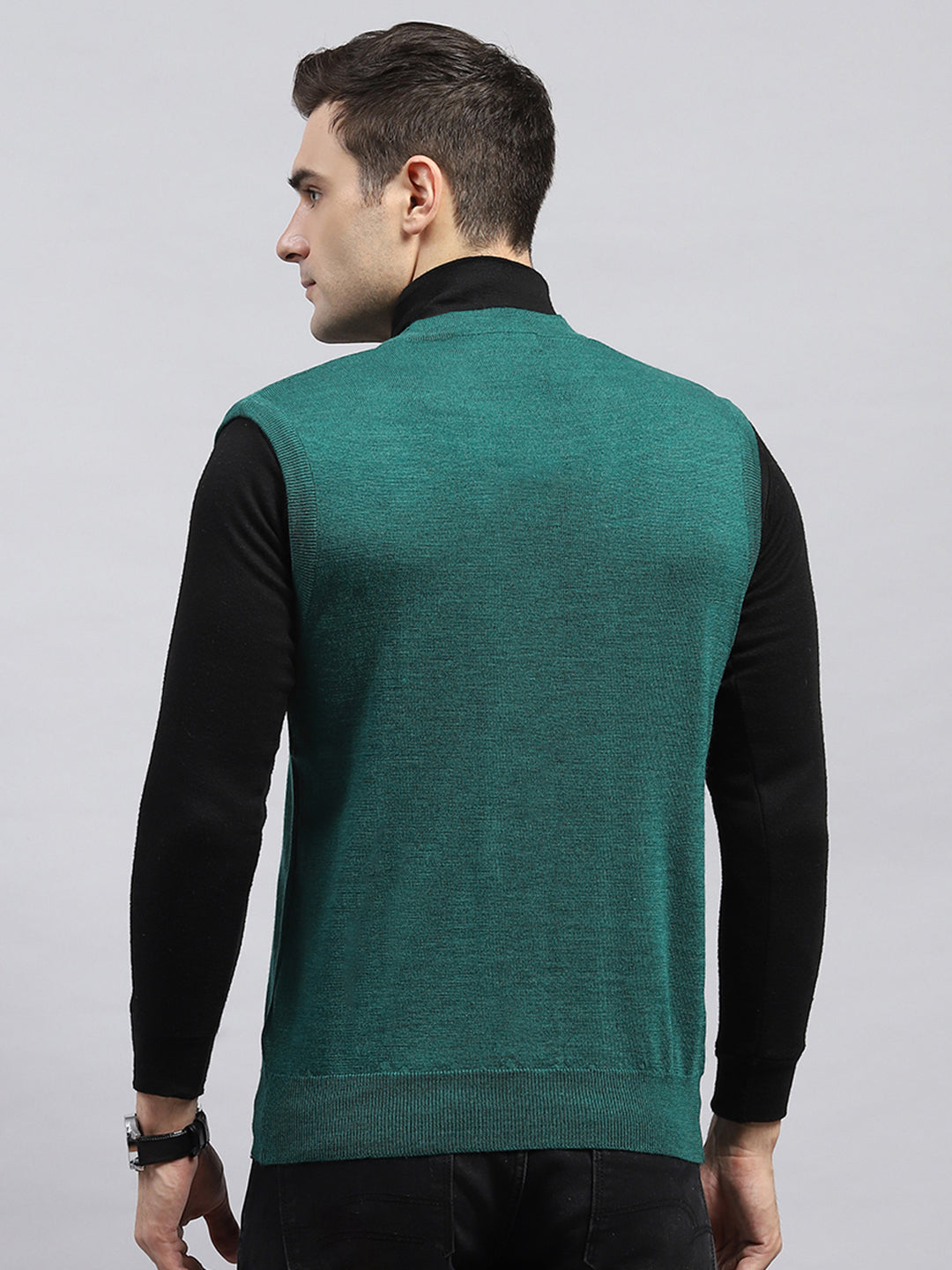 Men Green Solid V Neck Sleeveless Cardigan