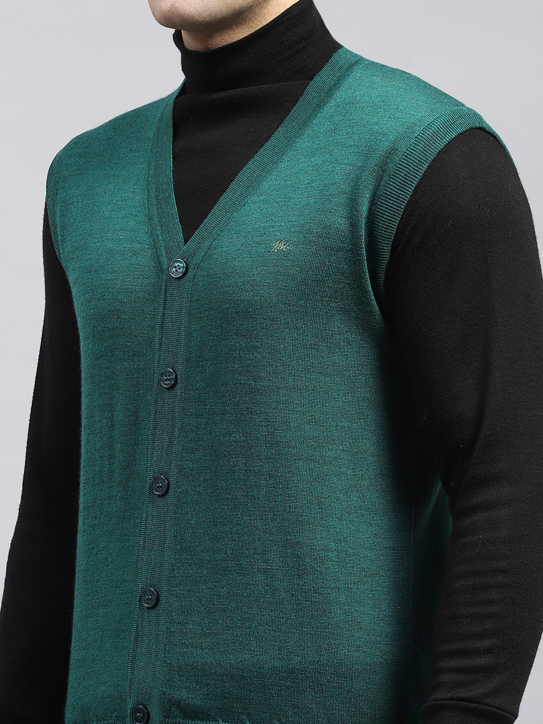 Men Green Solid V Neck Sleeveless Cardigan