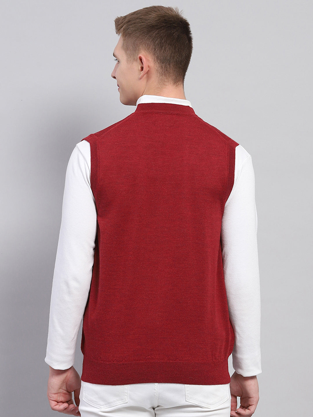 Men Maroon Solid V Neck Sleeveless Cardigan