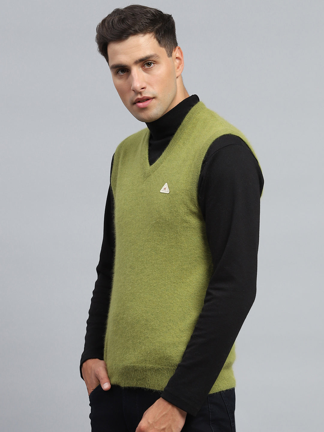 Men Green Solid V Neck Sleeveless Sweater