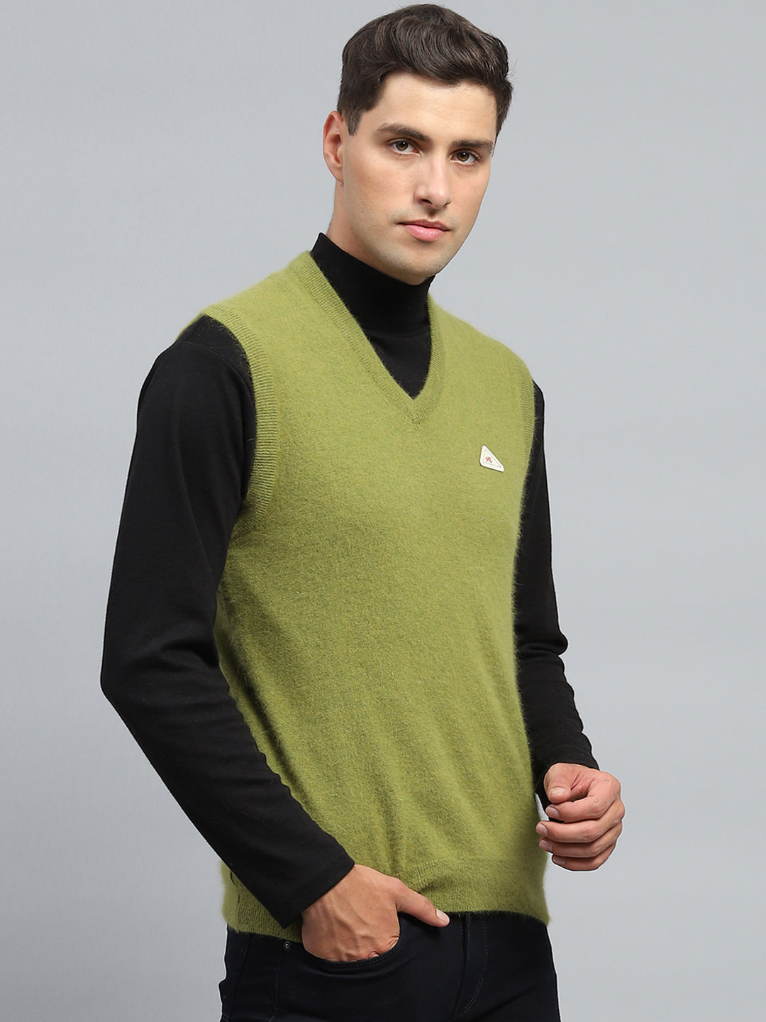 Men Green Solid V Neck Sleeveless Sweater