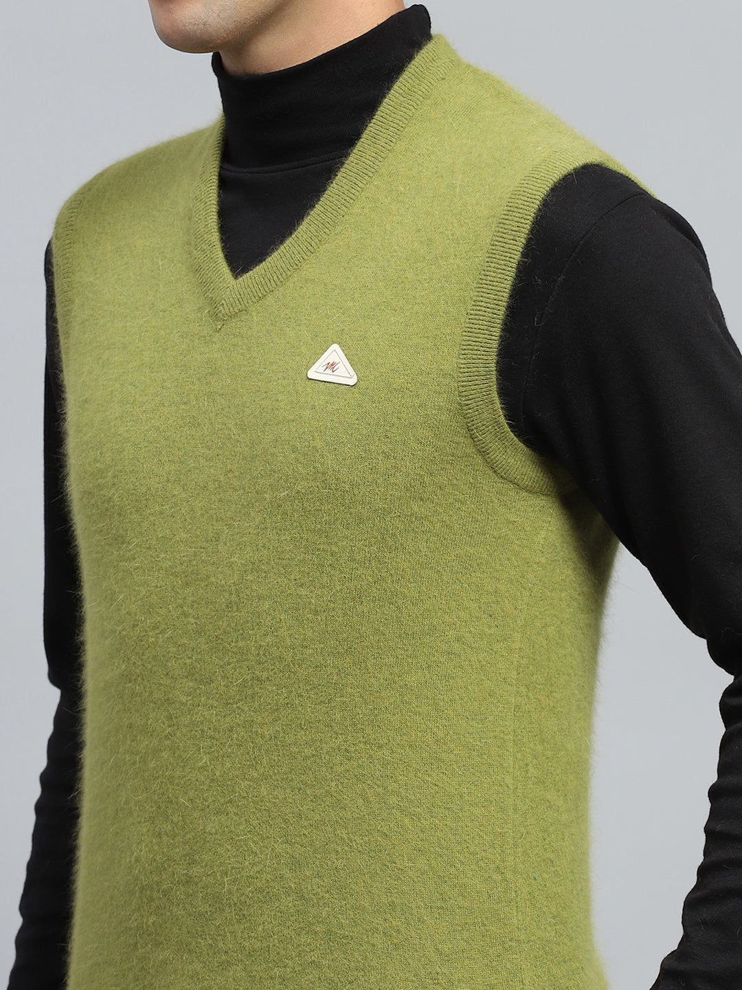 Men Green Solid V Neck Sleeveless Sweater