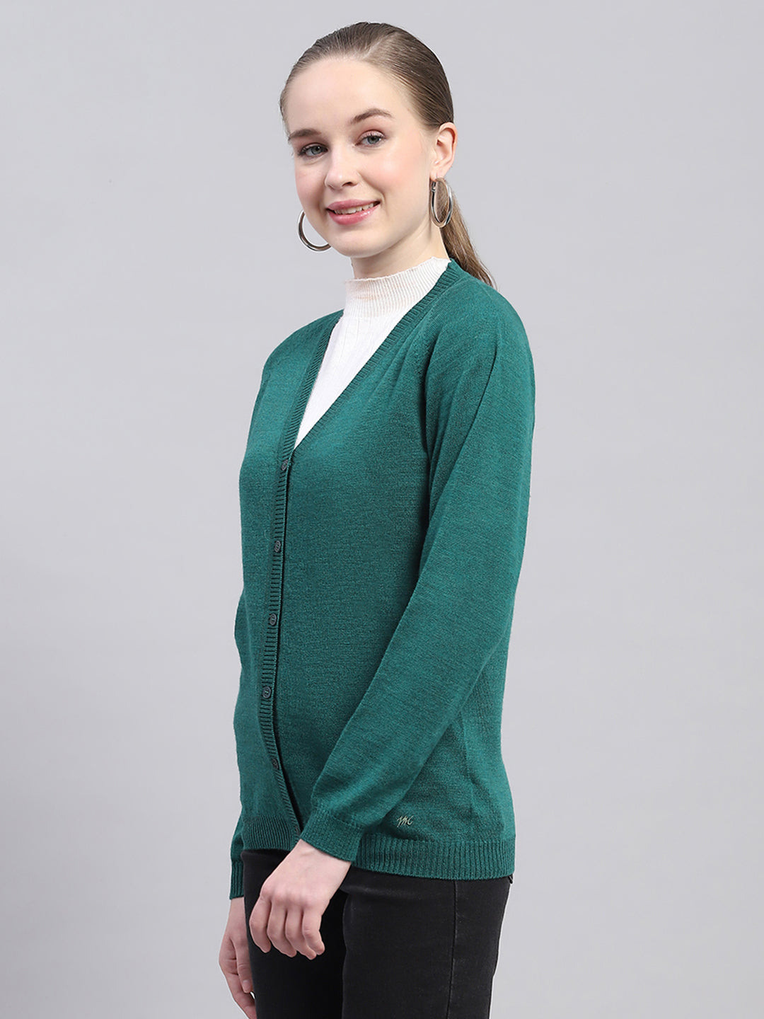 Women Green Solid V Neck Full Sleeve Cardigan