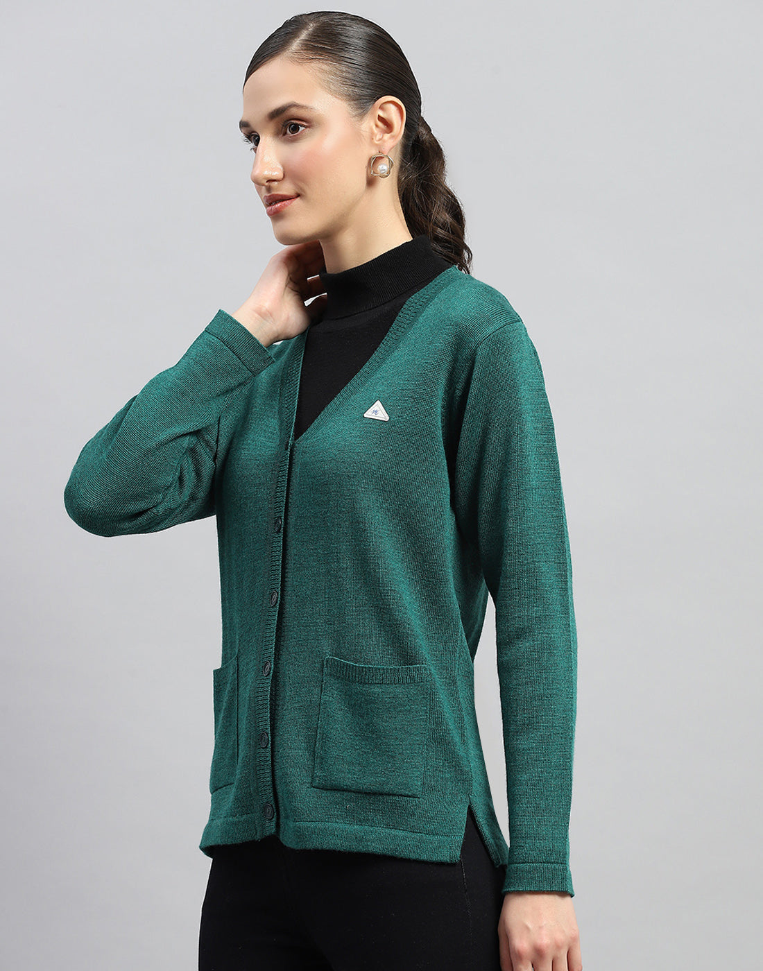 Women Green Solid V Neck Full Sleeve Cardigan