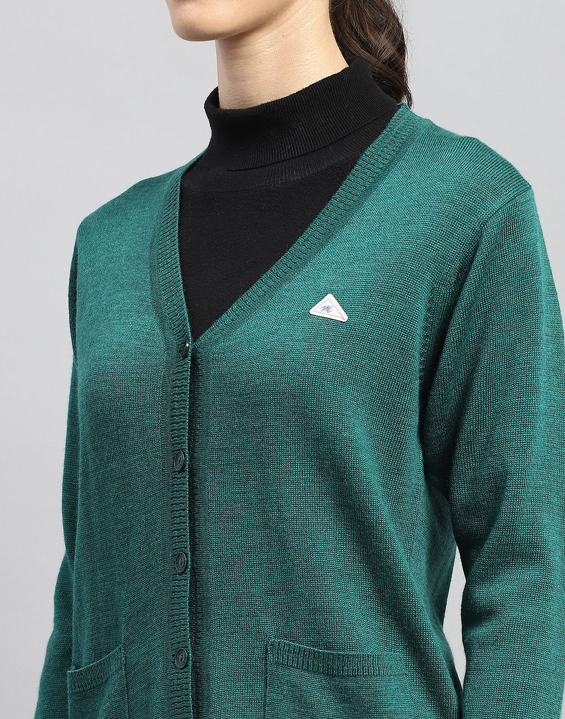 Women Green Solid V Neck Full Sleeve Cardigan