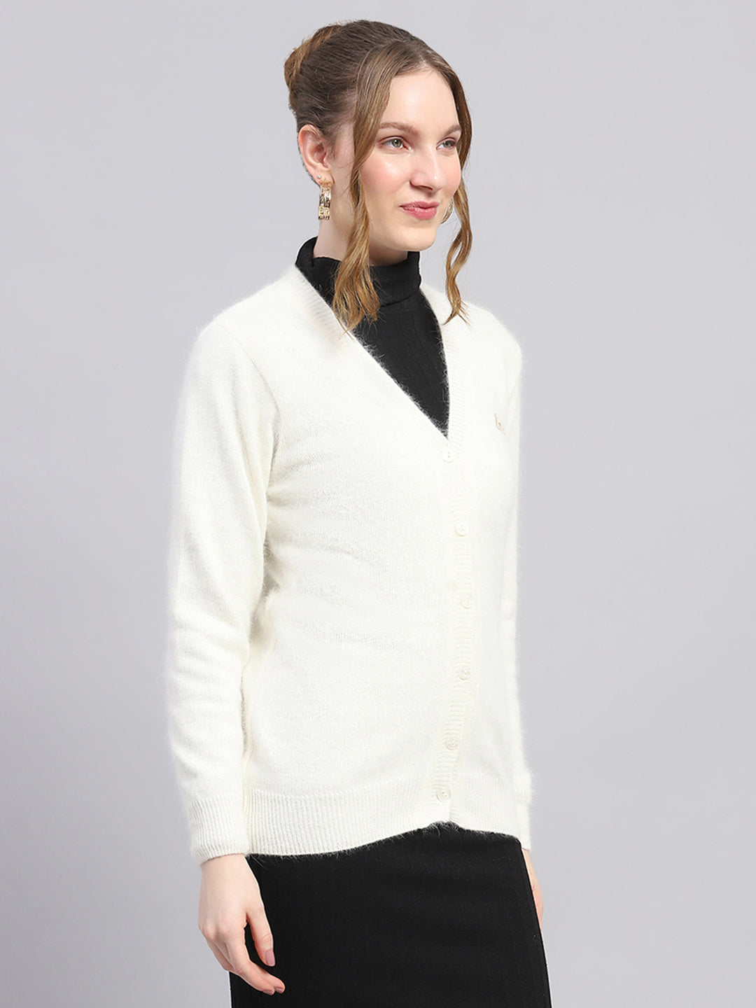 Women Off White Solid V Neck Full Sleeve Cardigan