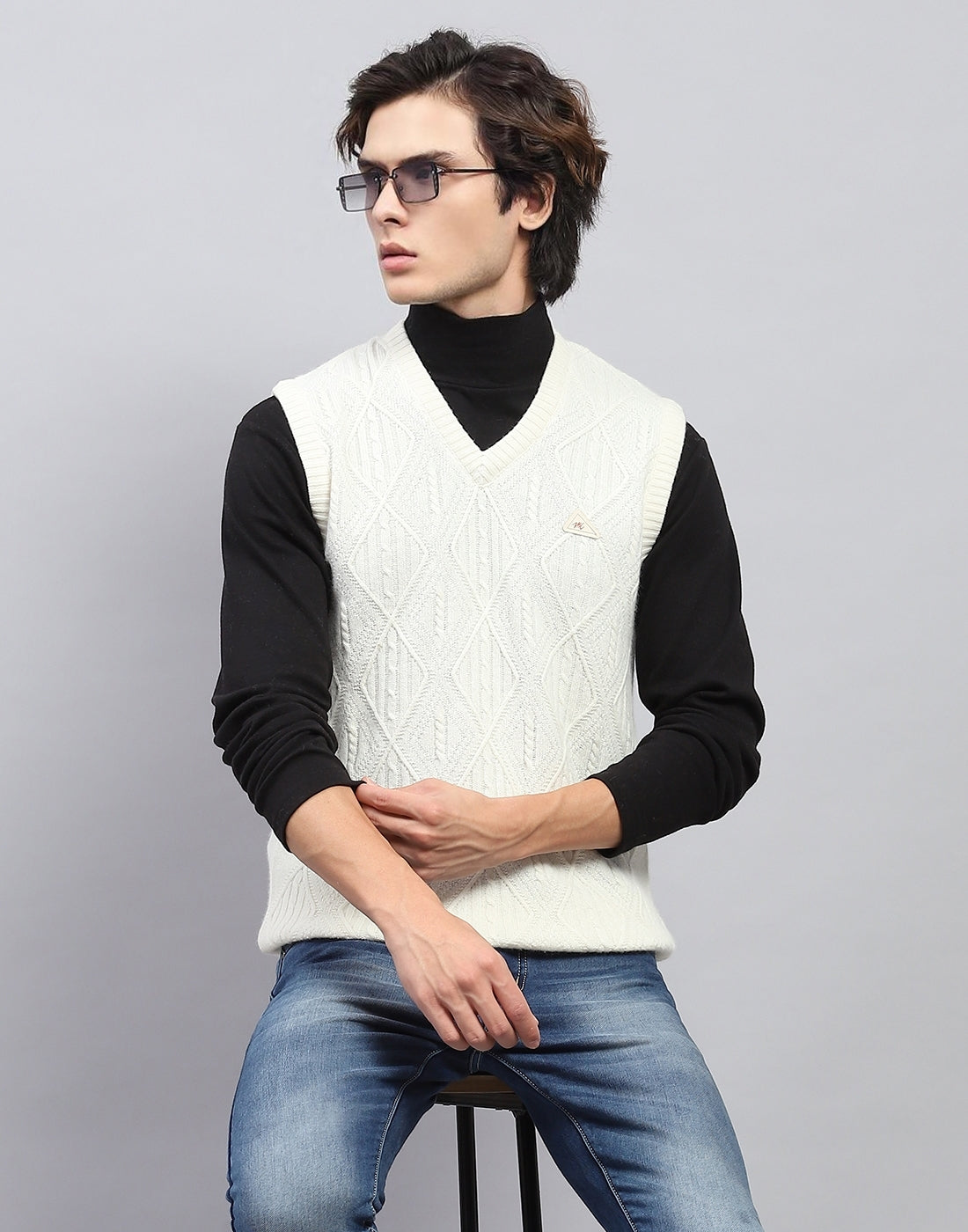 Men White Self Design V Neck Sleeveless Sweater