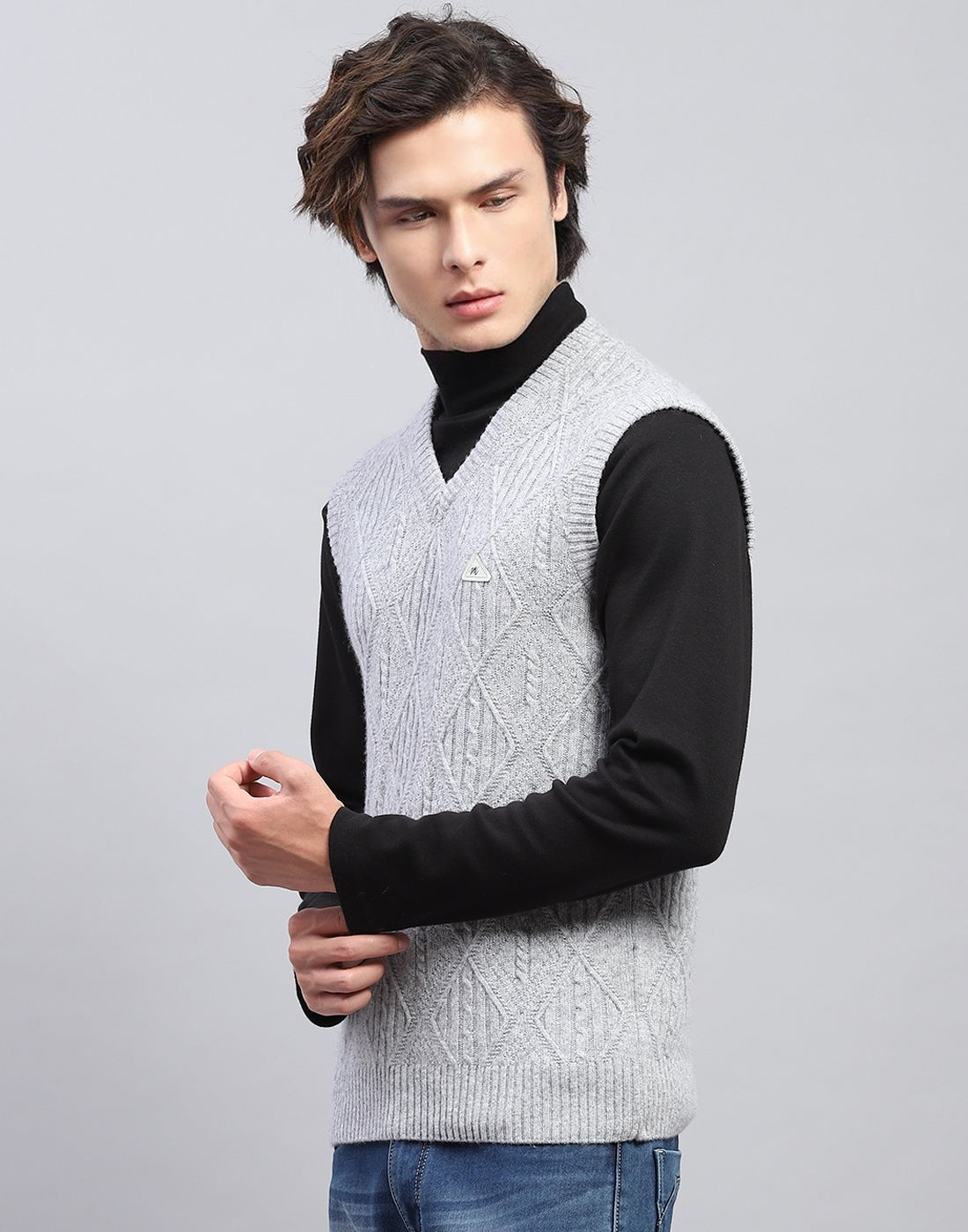 Men Grey Self Design V Neck Sleeveless Sweater