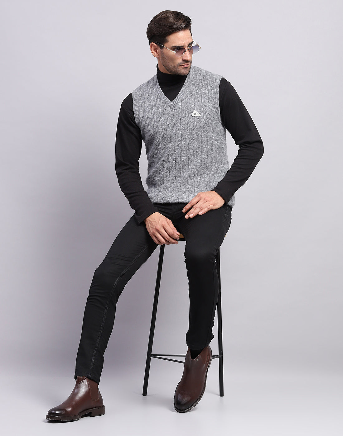 Men Grey Self Design V Neck Sleeveless Sweater