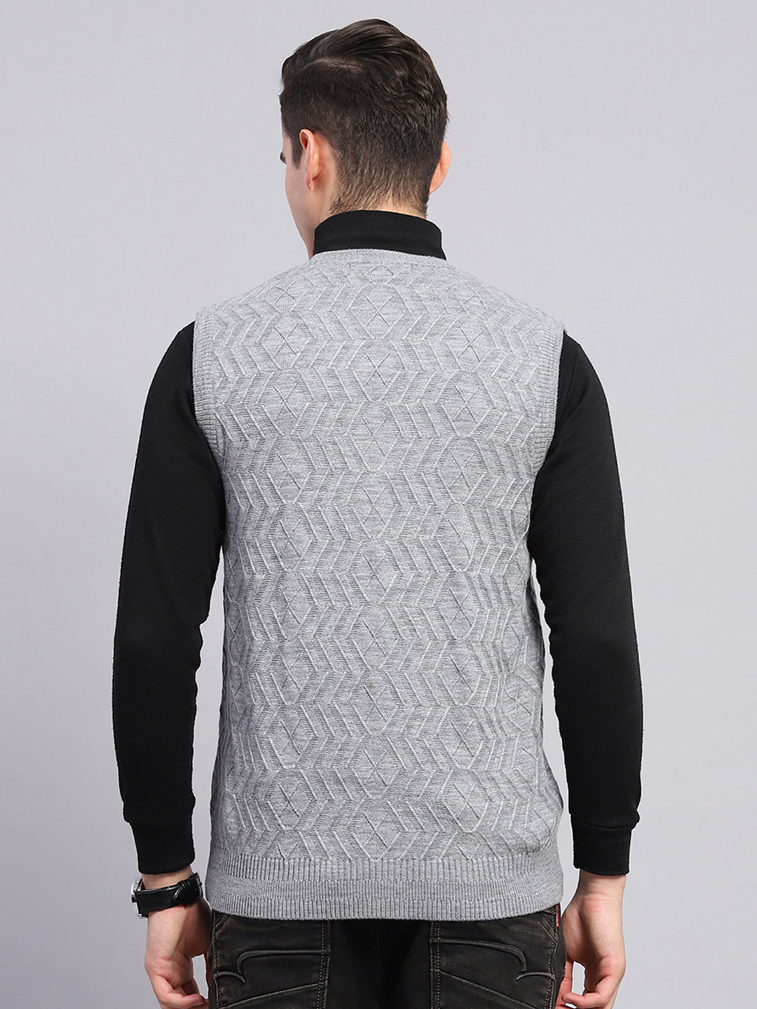 Men Grey Self Design V Neck Sleeveless Sweater