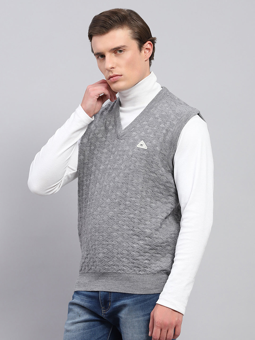 Men Grey Self Design V Neck Sleeveless Sweater