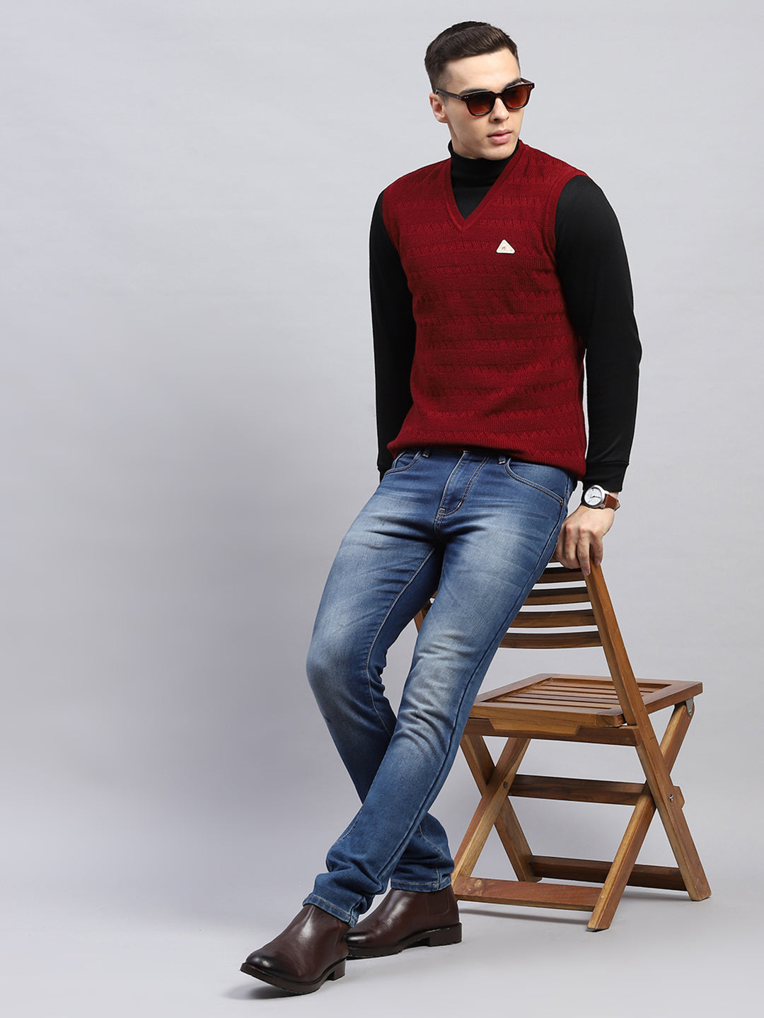 Men Maroon Self Design V Neck Sleeveless Sweater