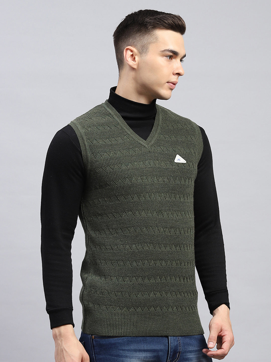 Men Green Self Design V Neck Sleeveless Sweater