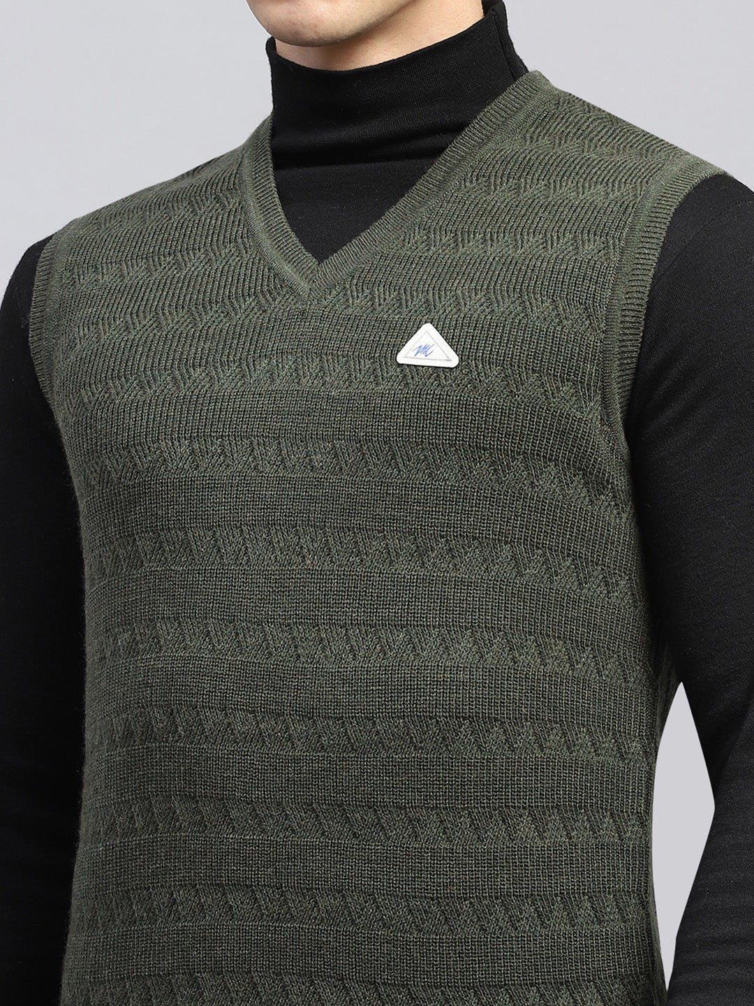 Men Green Self Design V Neck Sleeveless Sweater