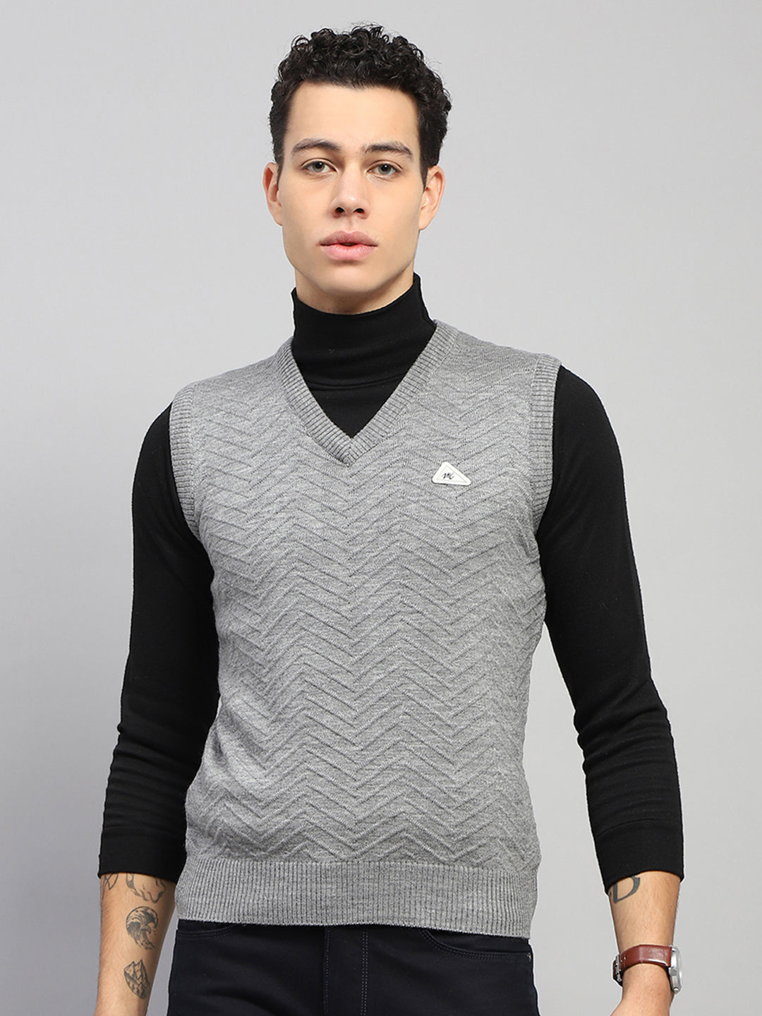 Men Grey Self Design V Neck Sleeveless Sweater