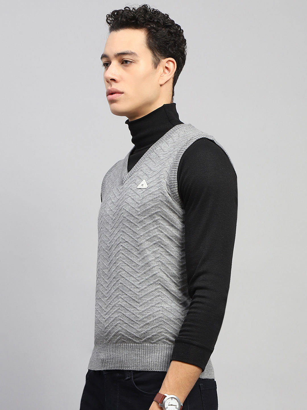 Men Grey Self Design V Neck Sleeveless Sweater