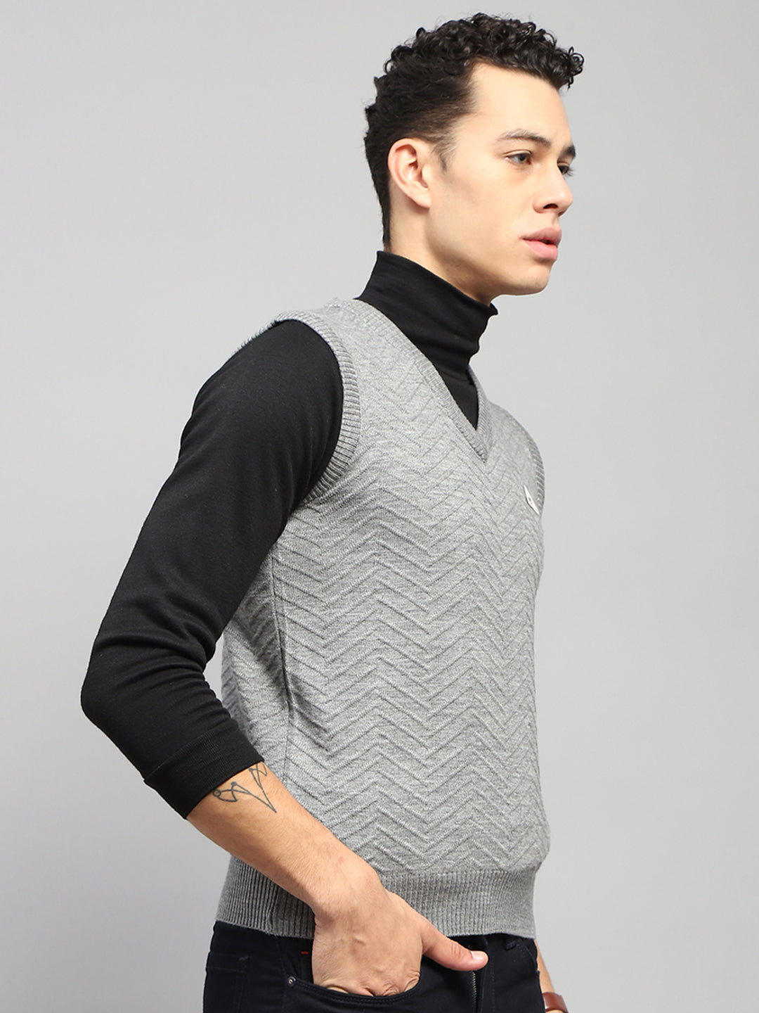 Men Grey Self Design V Neck Sleeveless Sweater