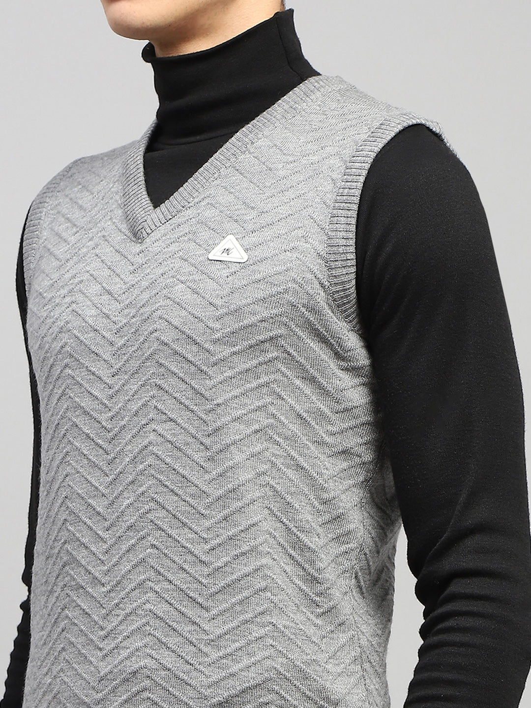 Men Grey Self Design V Neck Sleeveless Sweater