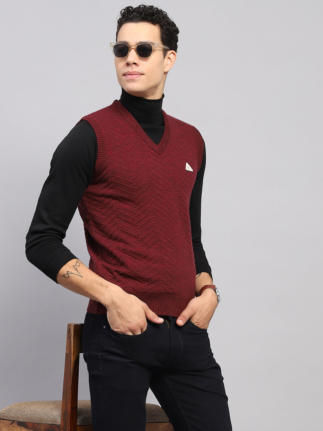 Men Maroon Self Design V Neck Sleeveless Sweater