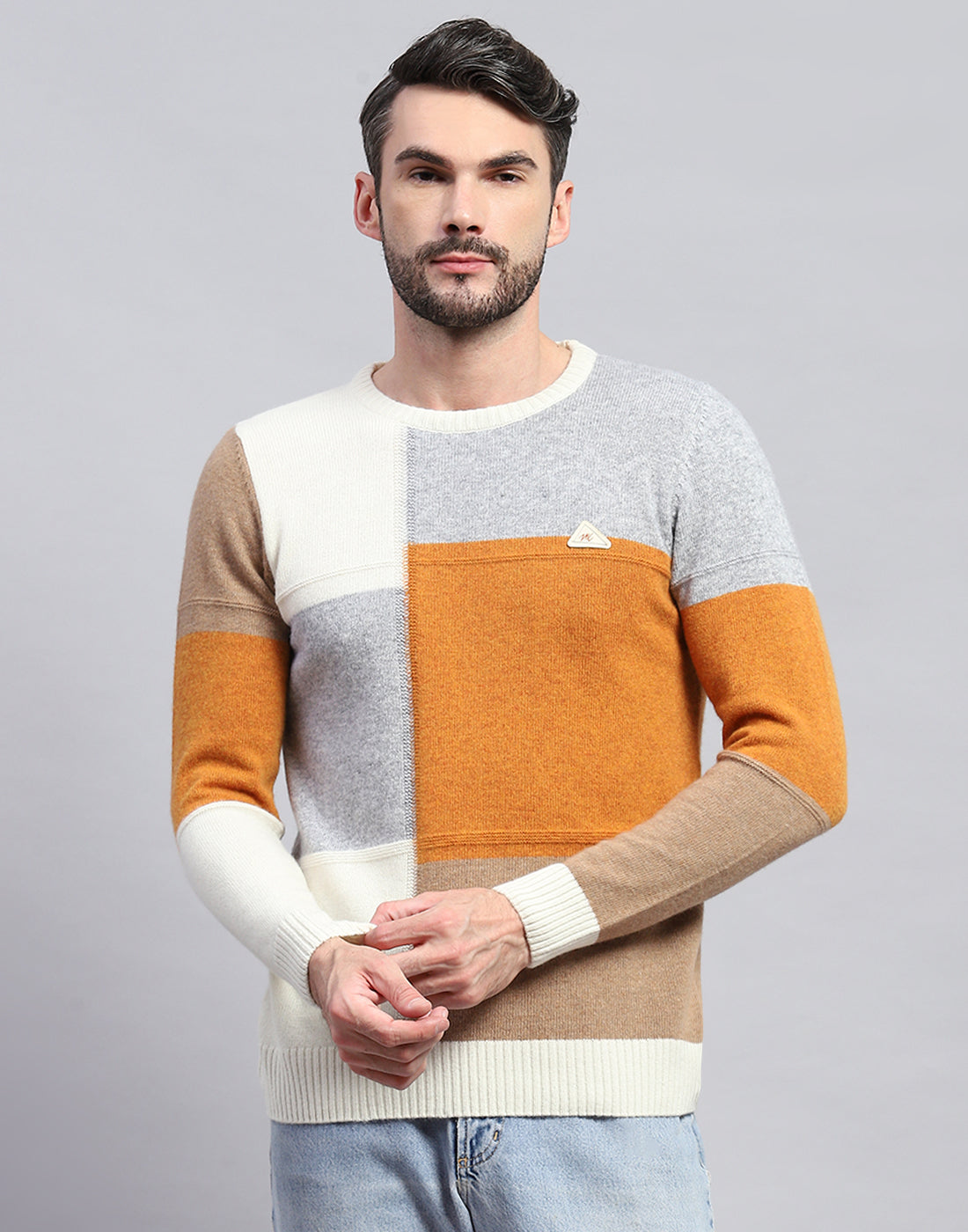 Men Off White Colourblocked Round Neck Full Sleeve Pullover