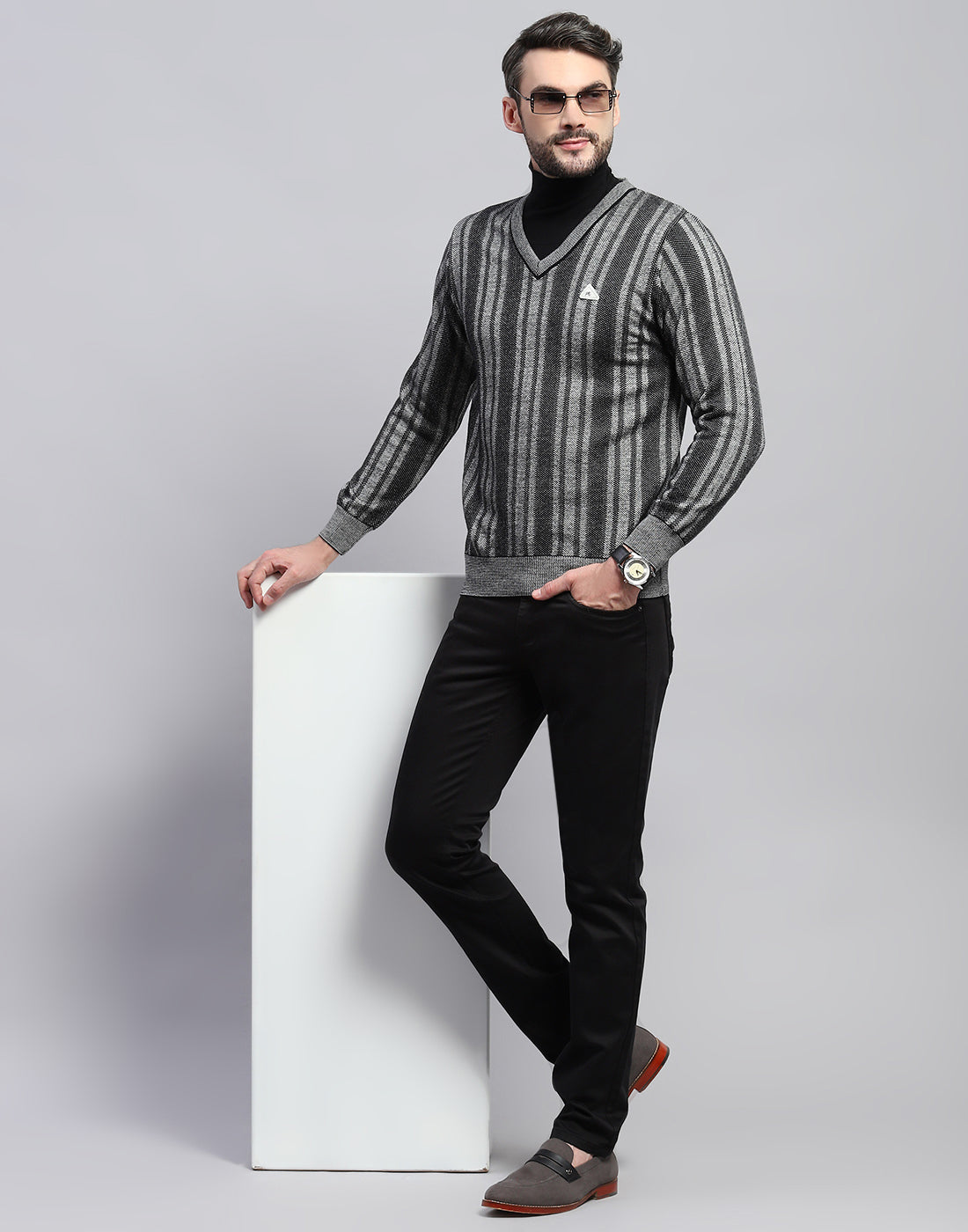 Men Black Stripe V Neck Full Sleeve Pullover