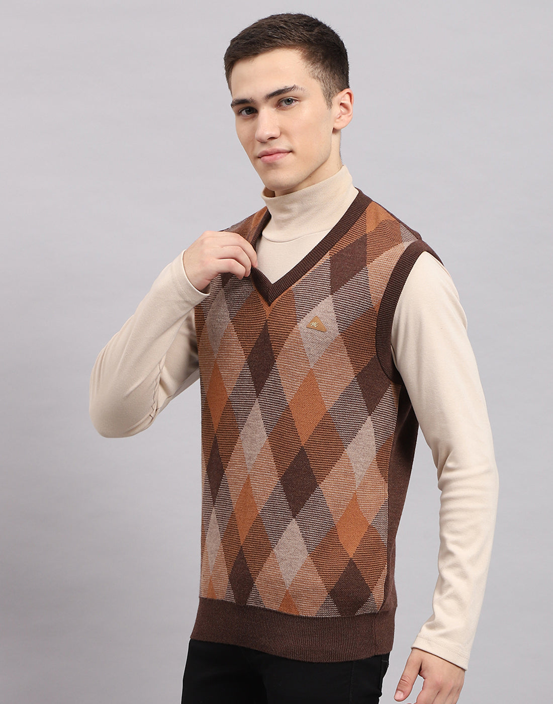 Men Brown Self Design V Neck Sleeveless Sweater