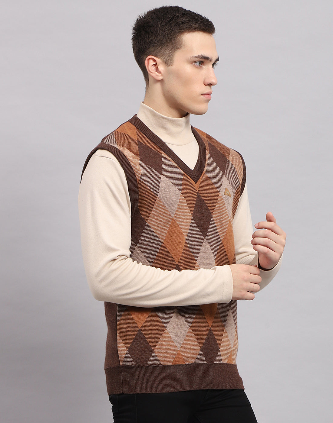 Men Brown Self Design V Neck Sleeveless Sweater