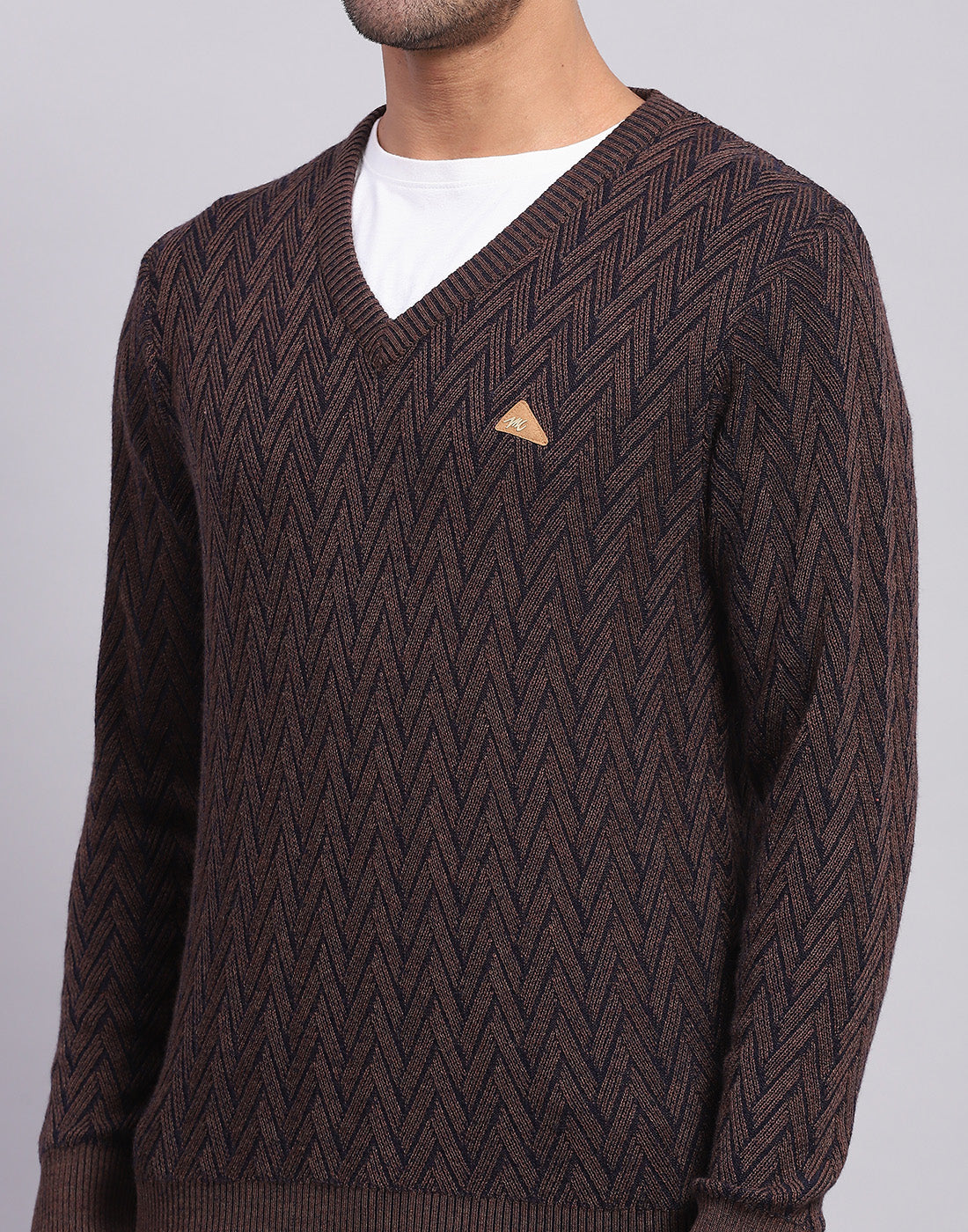 Men Brown Solid V Neck Full Sleeve Pullover