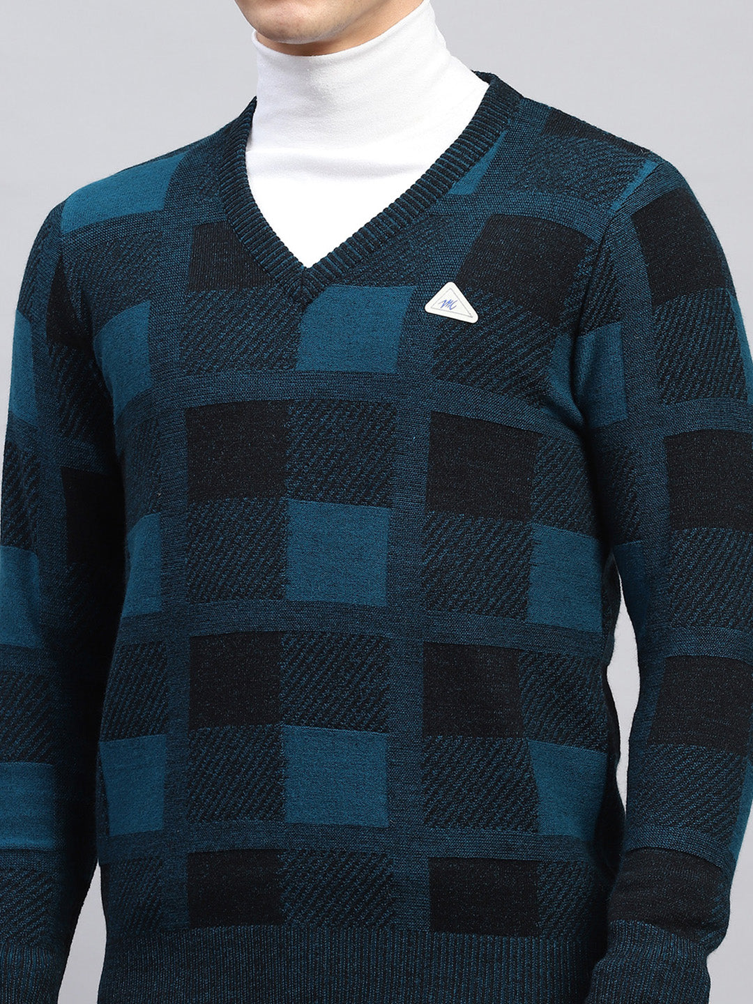 Men Blue Check V Neck Full Sleeve Pullover