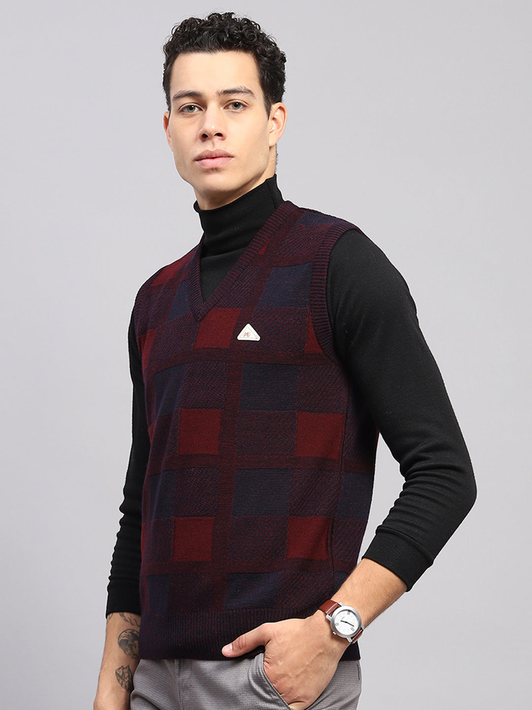 Men Maroon Self Design V Neck Sleeveless Sweater