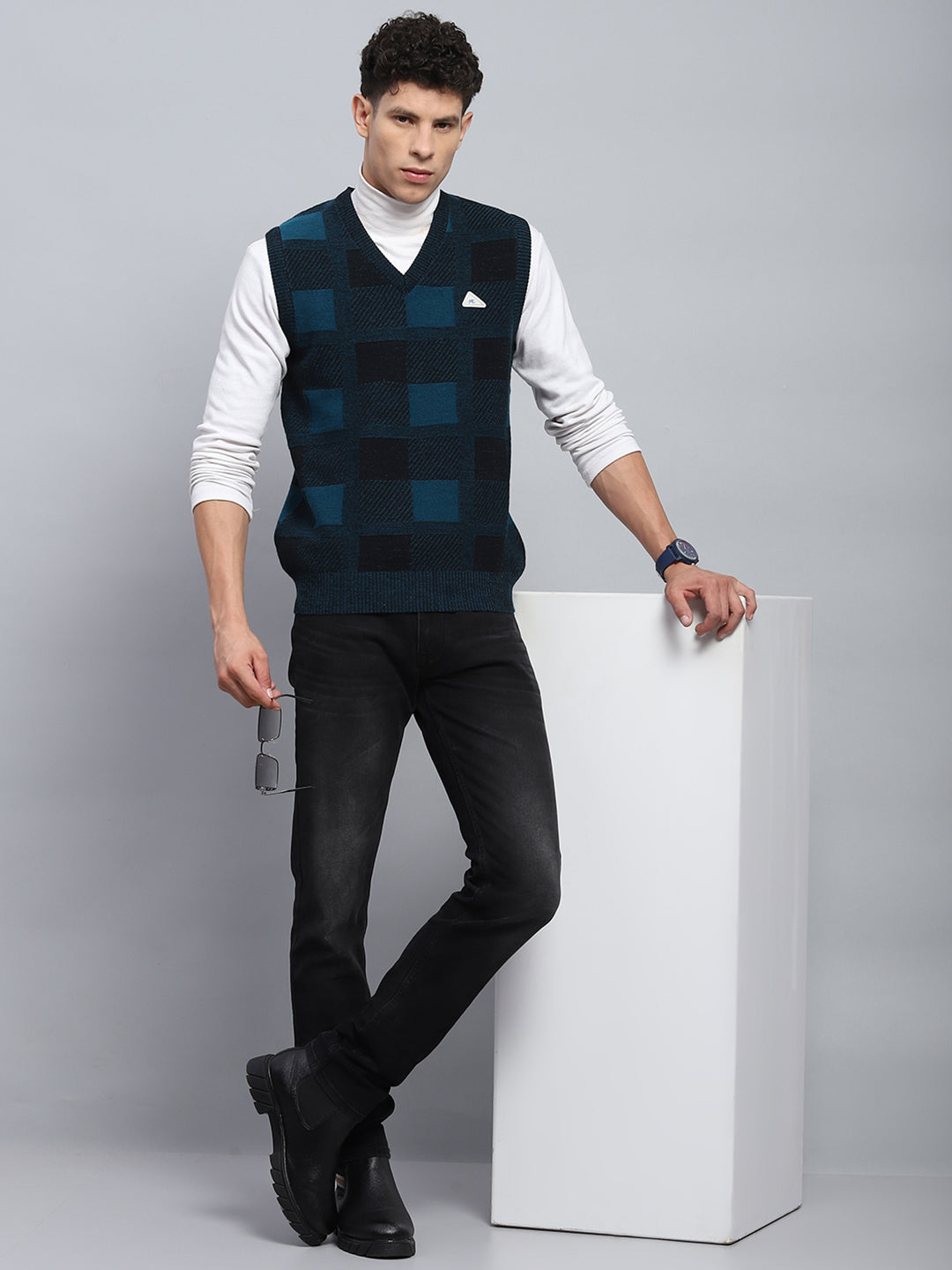 Men Navy Blue Self Design V Neck Sleeveless Sweater