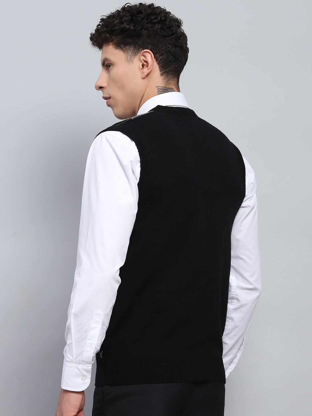 Men Black Self Design V Neck Sleeveless Sweater