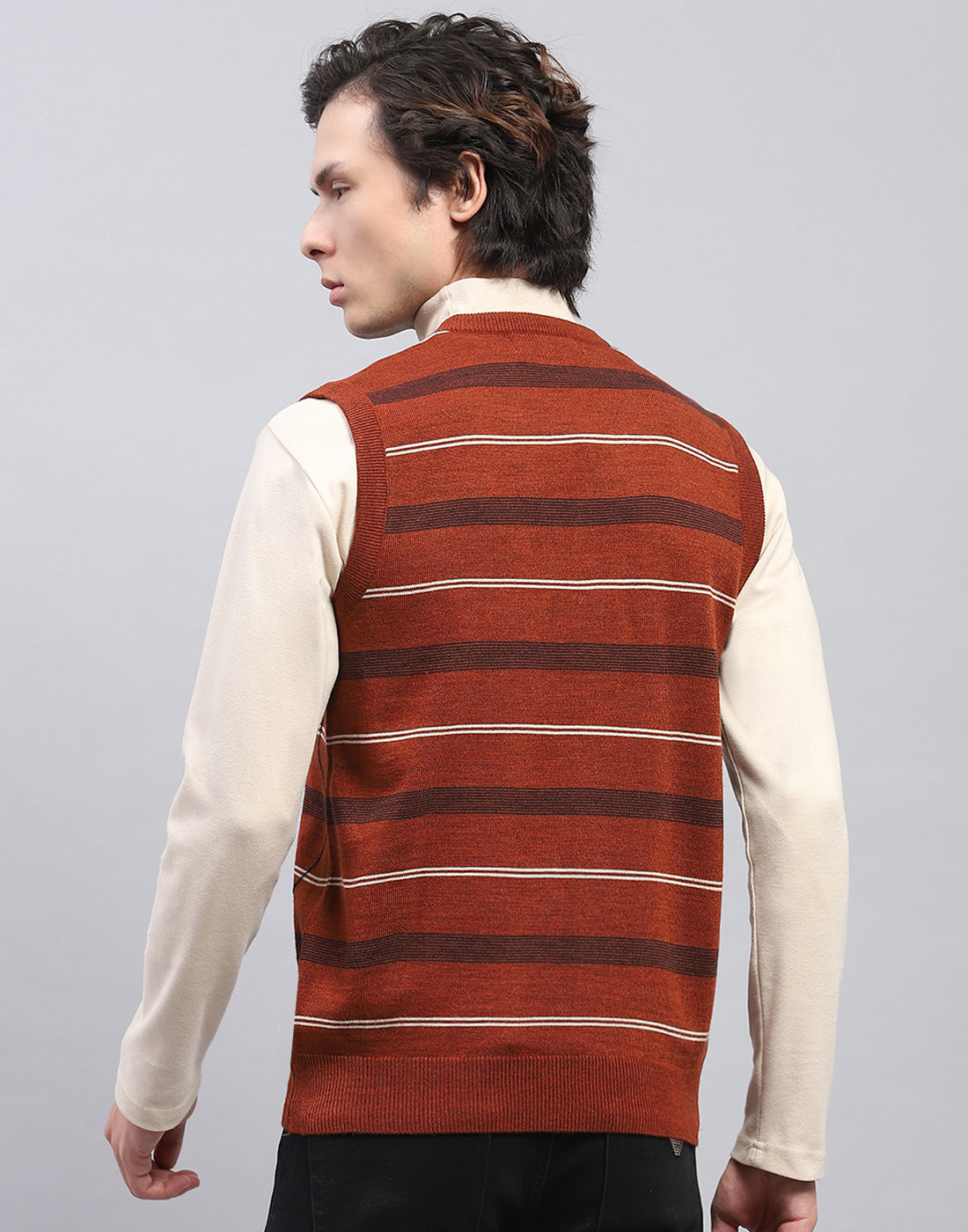 Men Rust Self Design V Neck Sleeveless Sweater