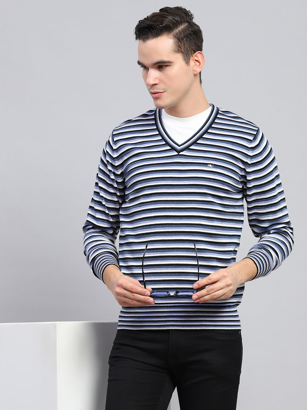 Men Blue Stripe V Neck Full Sleeve Pullover