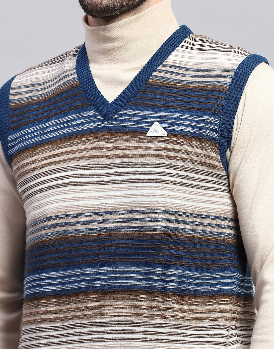 Men Blue Stripe V Neck Sleeveless Sweater