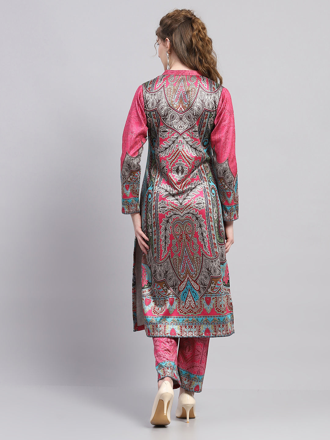 Women Pink Printed Round Neck Full Sleeve Kurti Set for Winter