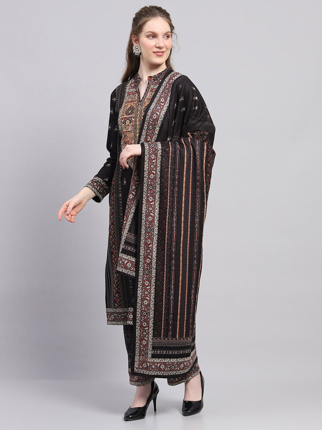 Women Black Printed Round Neck Full Sleeve Kurti Set with Stole