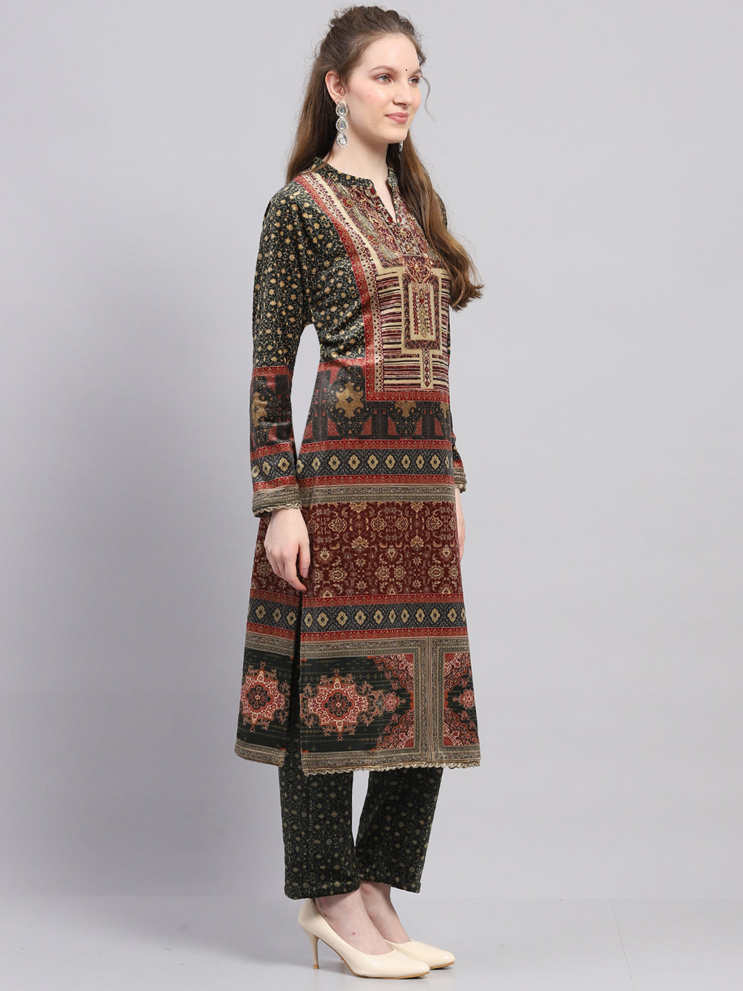 Women Green Printed Round Neck Full Sleeve Kurti Set for Winter