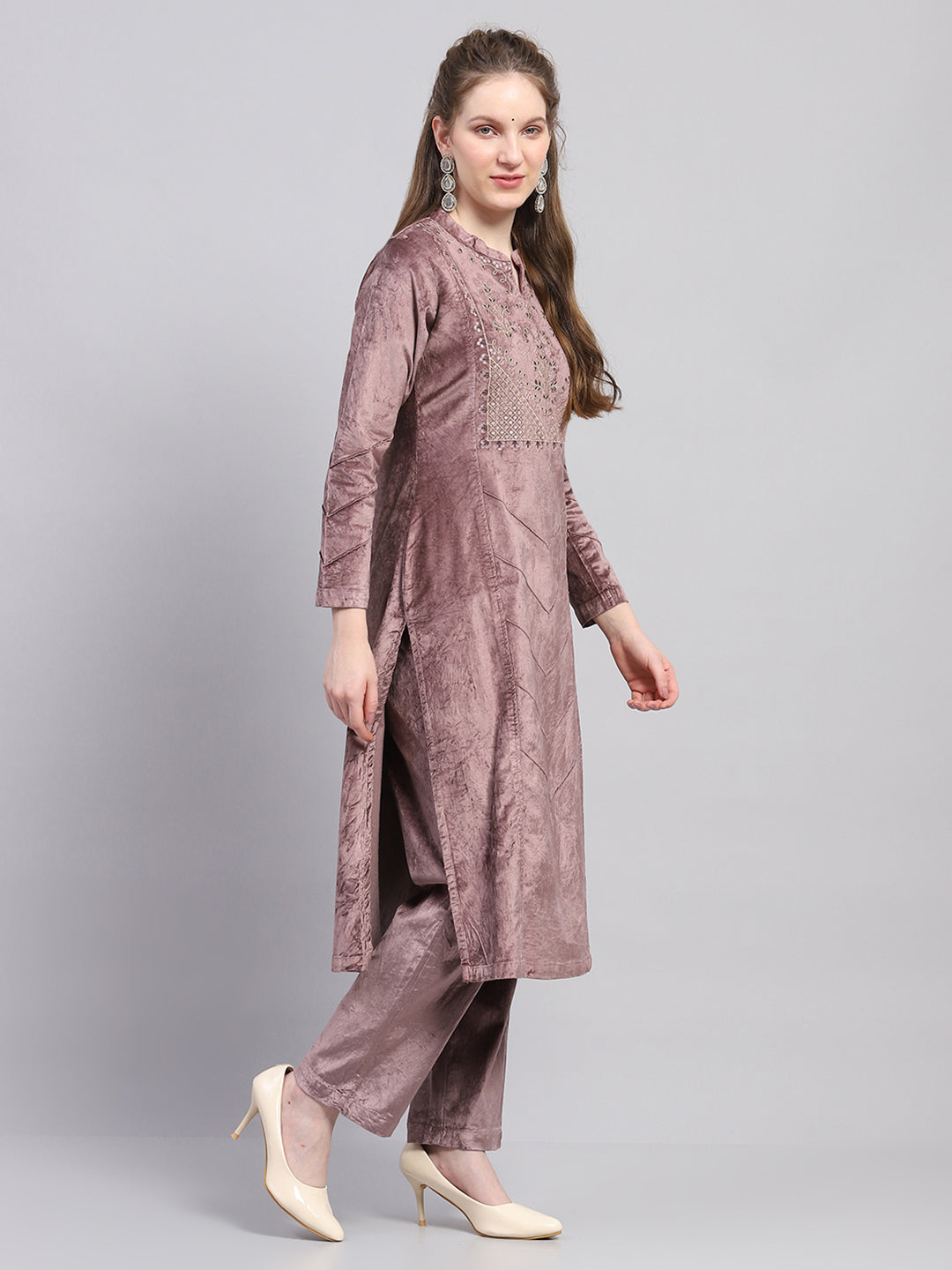 Women Purple Embroidered Round Neck Full Sleeve Kurti Set with Stole