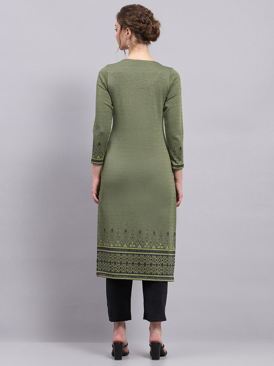 Women Green Self Design Round Neck 3/4th Sleeve Winter Kurti