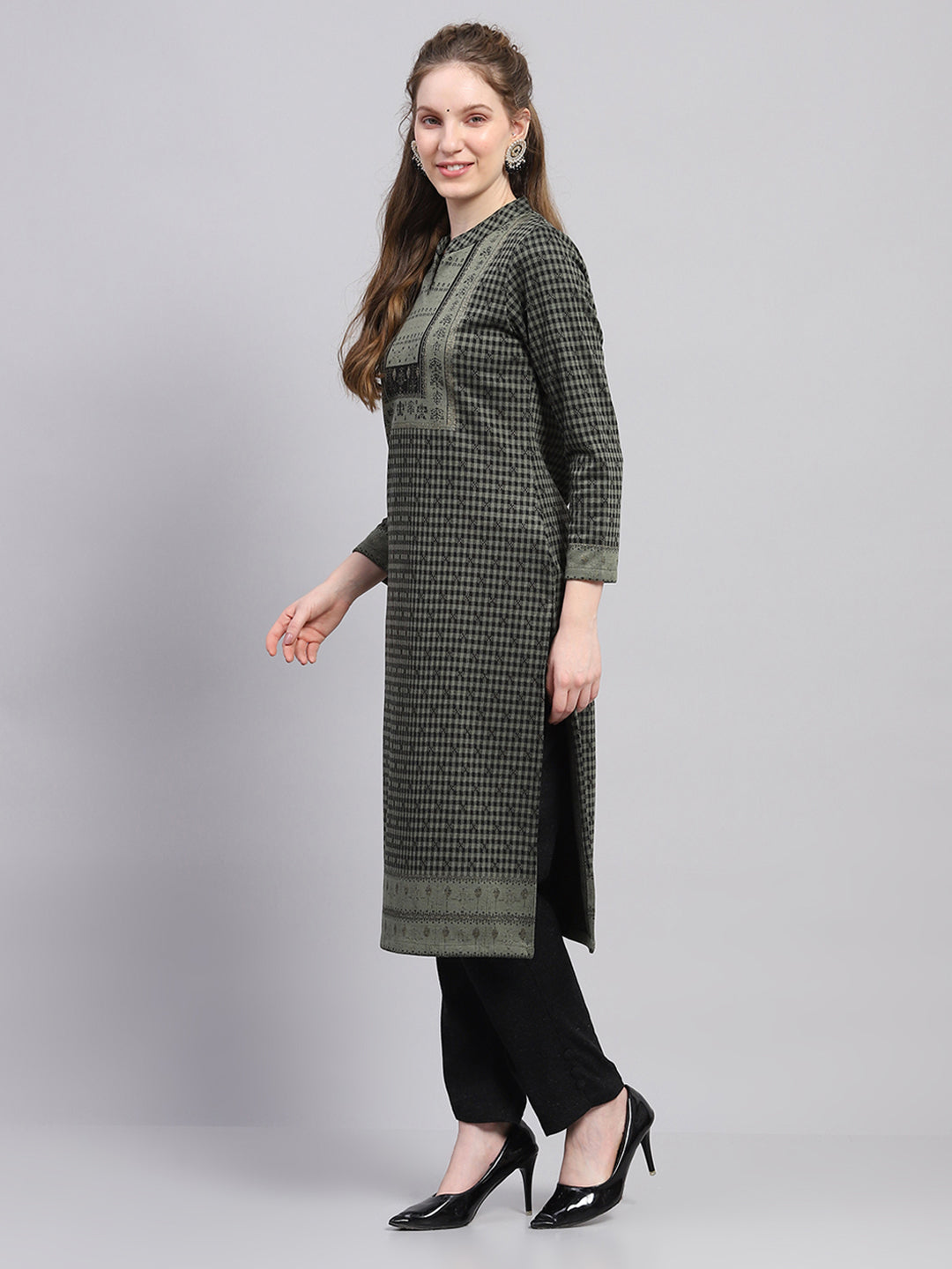 Women Green Printed Round Neck Full Sleeve Winter Kurti