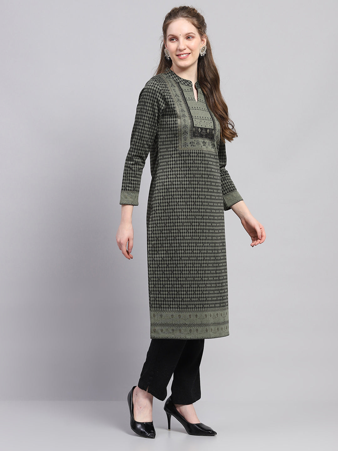 Women Green Printed Round Neck Full Sleeve Winter Kurti