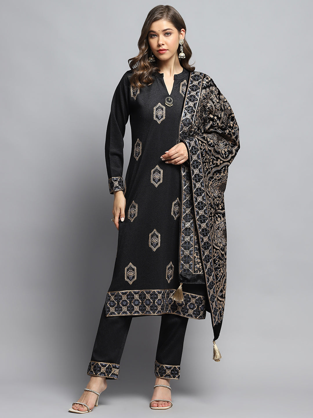 Women Black Self Design Round Neck Full Sleeve Kurti Set & Stole