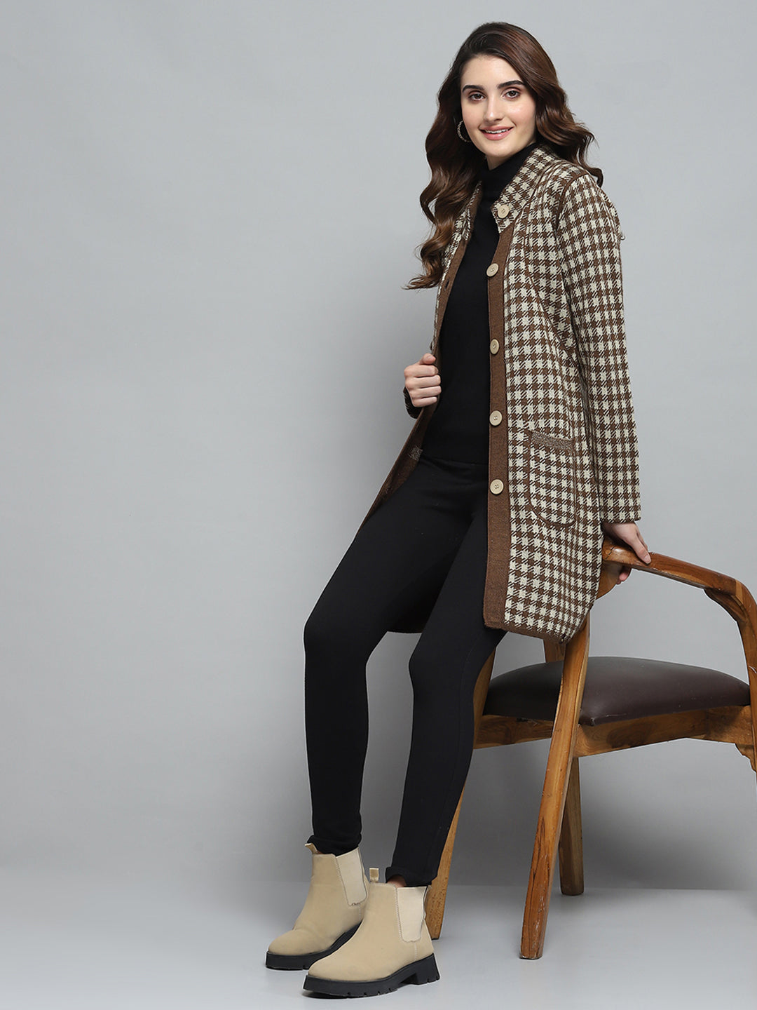 Women Brown Solid Round Neck Full Sleeve Knitted Coat