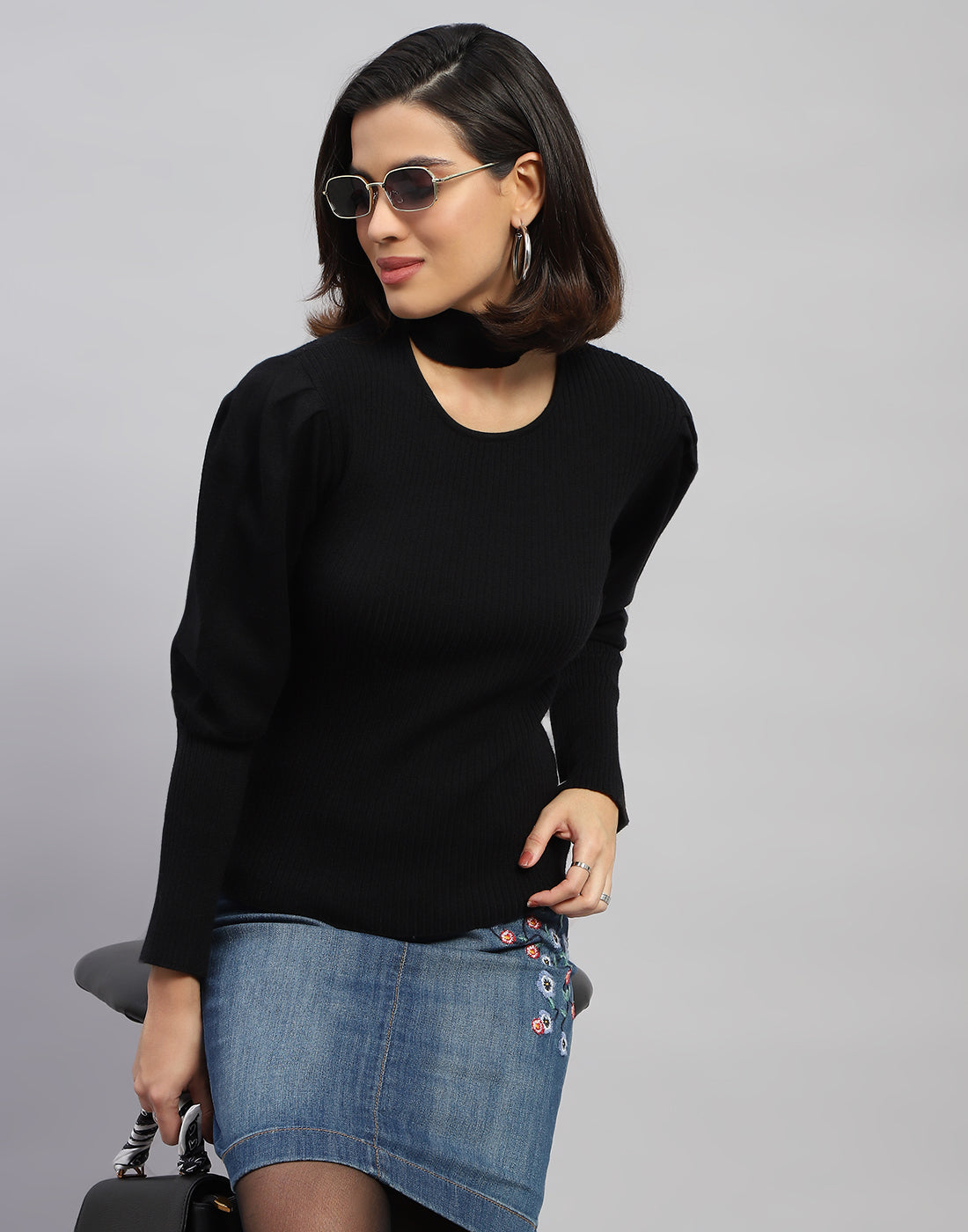 Women Black Self Design Round Neck Full Sleeve Sceavy