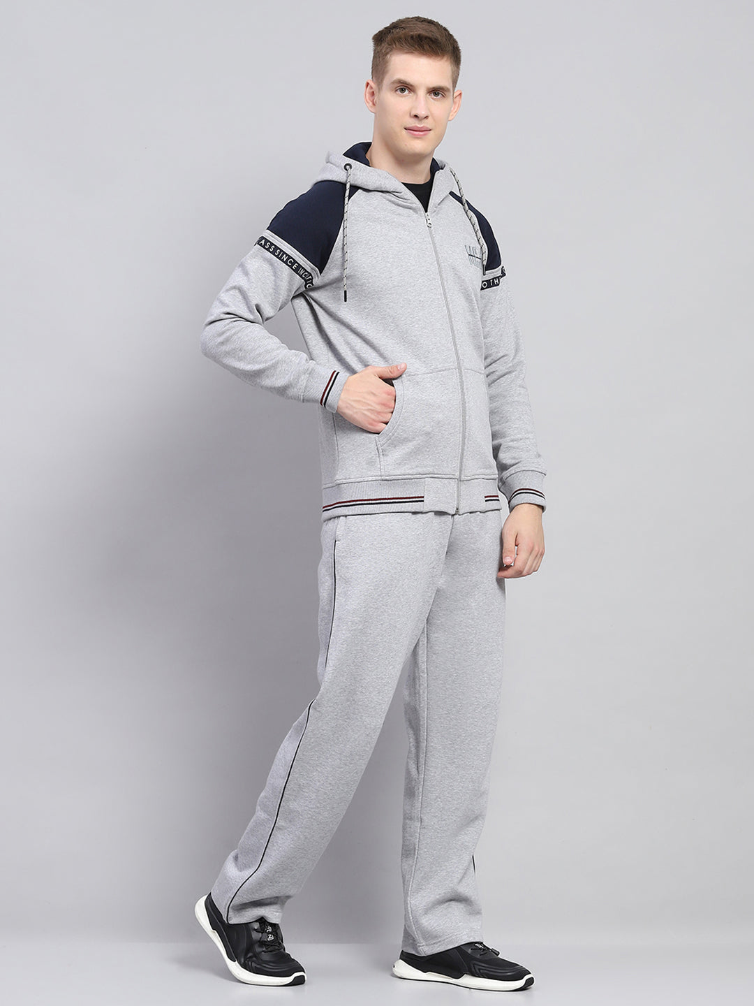 Men Grey Solid Hooded Full Sleeve Winter Tracksuit