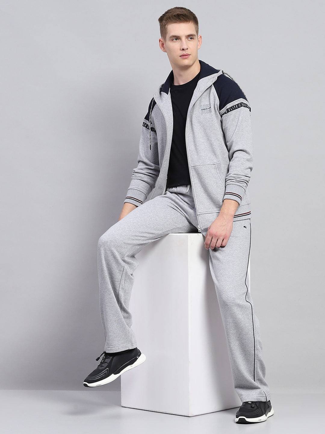 Men Grey Solid Hooded Full Sleeve Winter Tracksuit